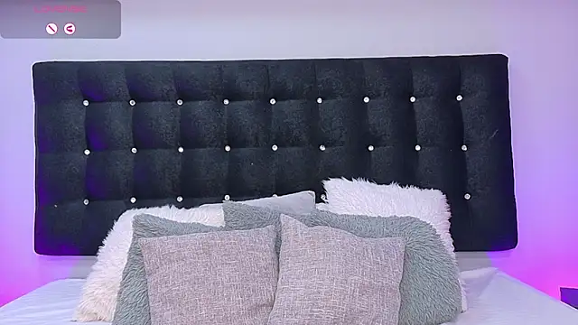 charlotteeruss online show from 31, 1, 2025