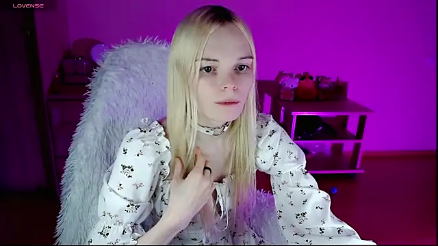 Snapshot of Emily_Nyaffee chatting on 15, 12, 2024 Emily Nyaffee online show from 15, 12, 2024
