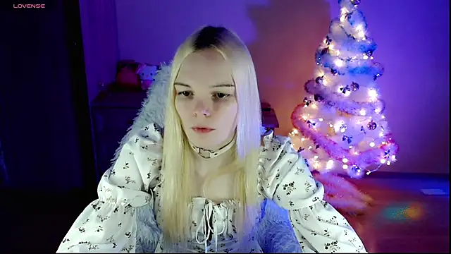 Snapshot of Emily_Nyaffee chatting on 17, 12, 2024 Emily Nyaffee online show from 17, 12, 2024