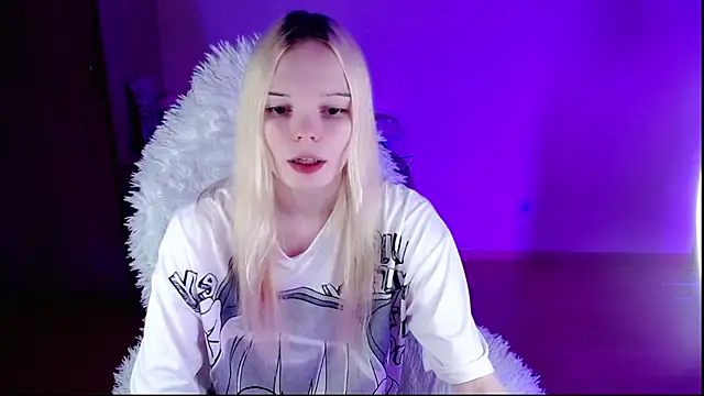 Snapshot of Emily_Nyaffee chatting on 28, 1, 2025 Emily Nyaffee online show from 28, 1, 2025