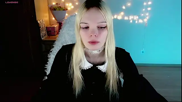 Snapshot of Emily_Nyaffee chatting on 24, 2, 2025 Emily Nyaffee online show from 24, 2, 2025