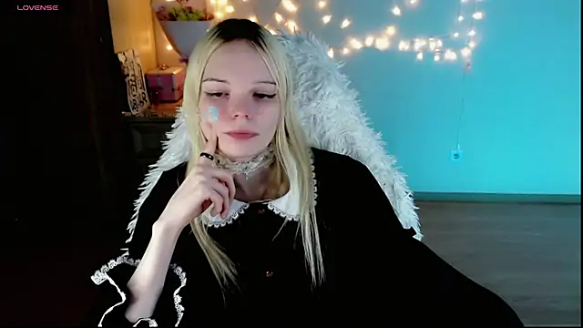 Snapshot of Emily_Nyaffee chatting on 25, 2, 2025 Emily Nyaffee online show from 25, 2, 2025