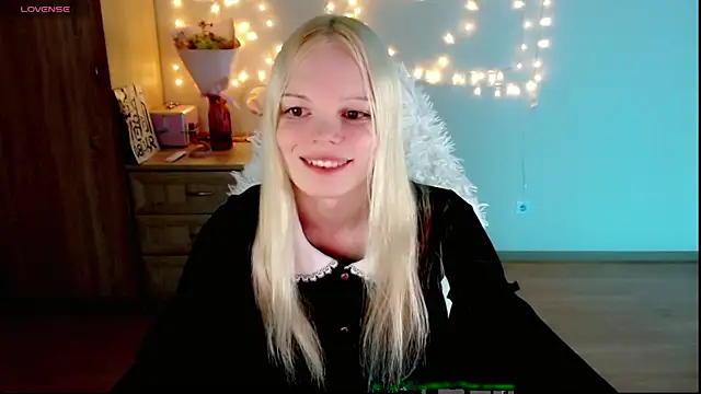 Snapshot of Emily_Nyaffee chatting on 28, 2, 2025 Emily Nyaffee online show from 28, 2, 2025