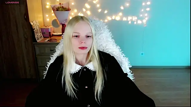 Snapshot of Emily_Nyaffee chatting on 1, 3, 2025 Emily Nyaffee online show from 1, 3, 2025