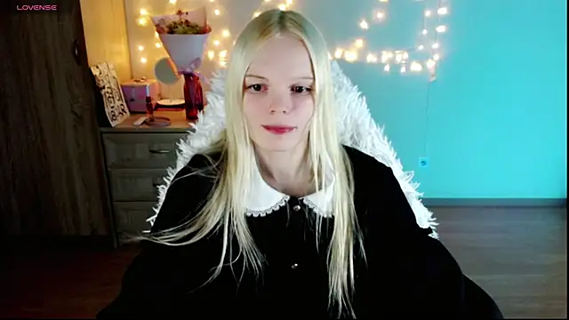 Snapshot of Emily_Nyaffee chatting on 1, 3, 2025 Emily Nyaffee online show from 1, 3, 2025