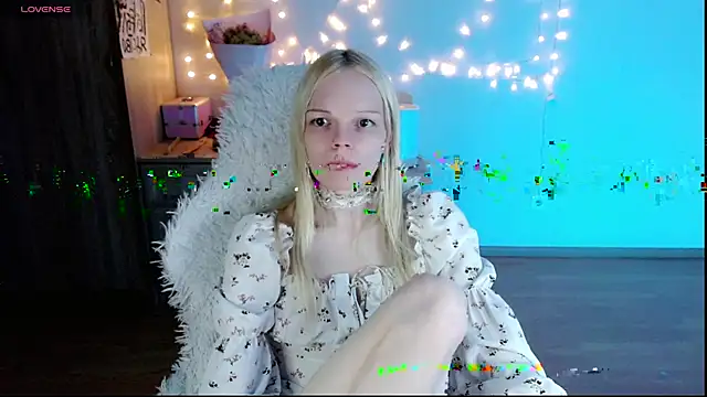 Snapshot of Emily_Nyaffee chatting on 14, 3, 2025 Emily Nyaffee online show from 14, 3, 2025