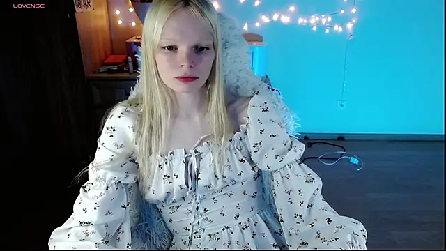 Snapshot of Emily_Nyaffee chatting on 21, 3, 2025 Emily Nyaffee online show from 21, 3, 2025