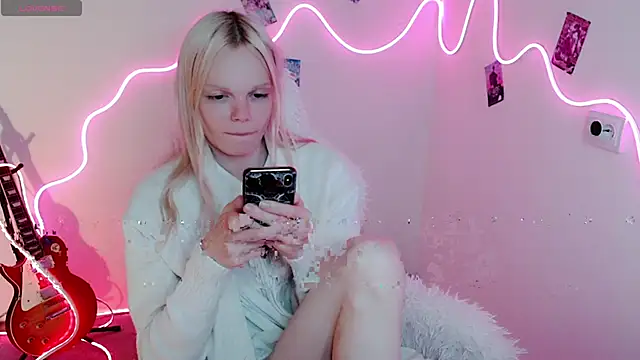 Snapshot of Emily_Nyaffee chatting on 23, 9, 2025 Emily Nyaffee online show from 23, 9, 2025
