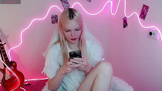 Snapshot of Emily_Nyaffee chatting on 24, 9, 2025 Emily Nyaffee online show from 24, 9, 2025