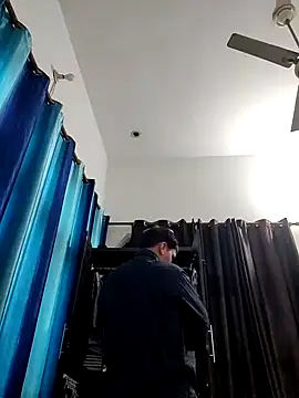 Snapshot of ZIMMY25 chatting on 22, 11, 2025 ZIMMY25 online show from 22, 11, 2025