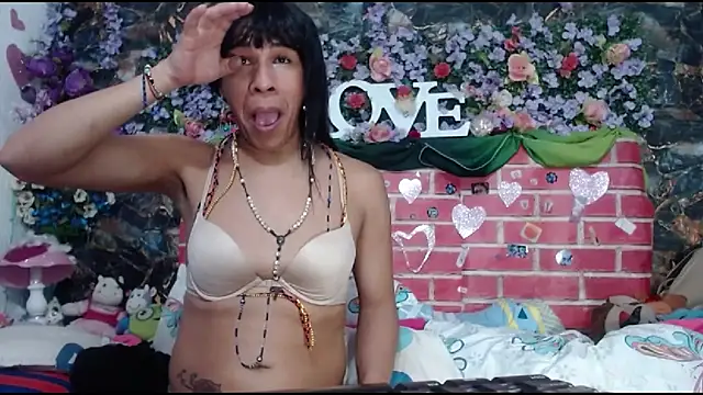 Snapshot of DesireDirtyTS__ chatting on 6, 4, 2026 DesireDirtyTS online show from 6, 4, 2026