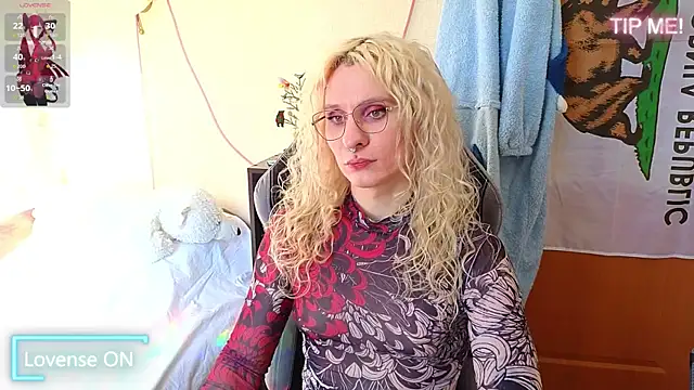 Snapshot of Lori_Myaf chatting on 22, 4, 2026 Lori Myaf online show from 22, 4, 2026