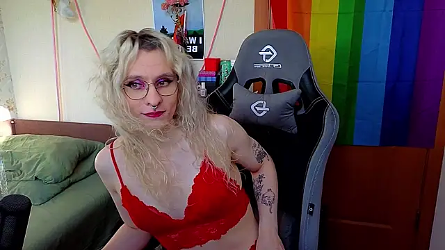 Lori Myaf online show from 15, 7, 2026
