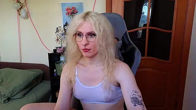 Lori Myaf online show from 1, 8, 2026