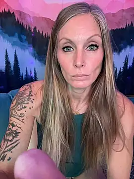 ItsDanniG online show from 15, 11, 2025