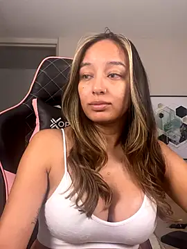 DianaHopson online show from 25, 9, 2025