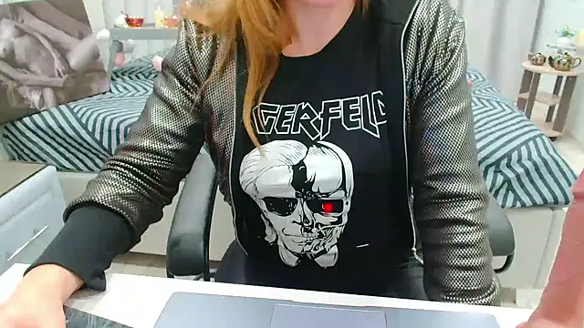 EveLove33 online show from 4, 4, 2026