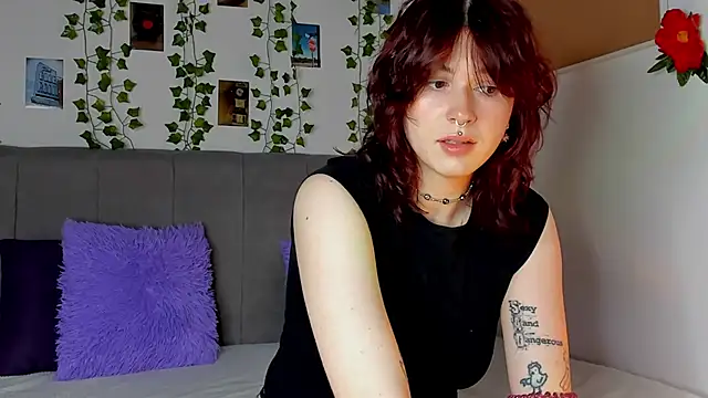 Snapshot of miss_Lizzy chatting on 4, 11, 2025 miss Lizzy online show from 4, 11, 2025