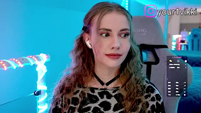 Snapshot of Vikki_Cheese chatting on 10, 11, 2025 Vikki Cheese online show from 10, 11, 2025