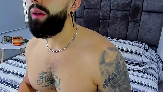 Snapshot of Zack_Froone chatting on 28, 1, 2025 Zack Froone online show from 28, 1, 2025