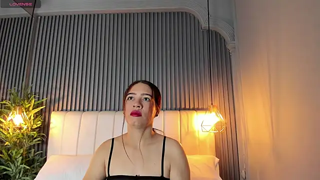 SaraRiley online show from 10, 11, 2025