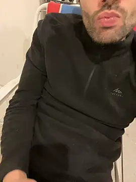 Snapshot of athenphysics chatting on 7, 1, 2025 athenphysics online show from 7, 1, 2025