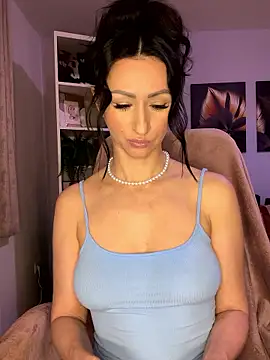Snapshot of KatyEvanss chatting on 14, 10, 2025 KatyEvanss online show from 14, 10, 2025