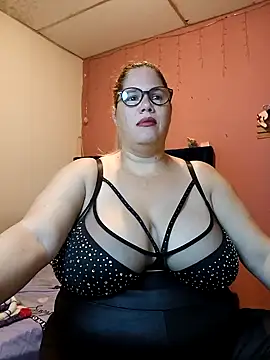 EllisW8 online show from 6, 2, 2025