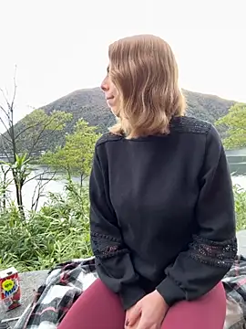 Mia Railey online show from 27, 10, 2025