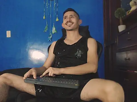 HomeAloneK online show from 2, 11, 2025