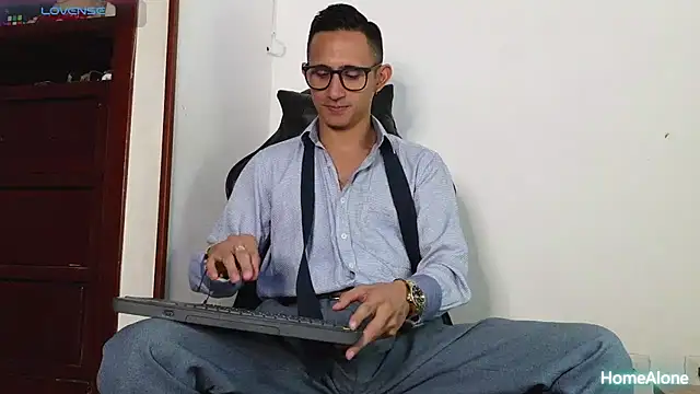 HomeAloneK online show from 2, 12, 2025