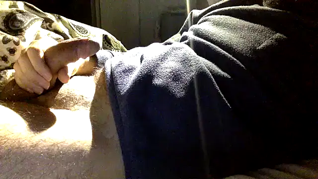 Snapshot of enty-y chatting on 15, 2, 2025 enty-y online show from 15, 2, 2025