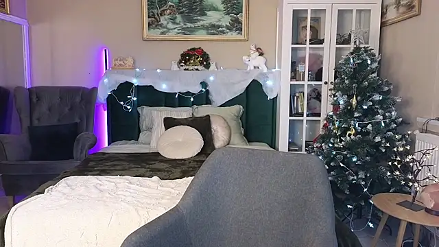 JoanneGG online show from 18, 12, 2024