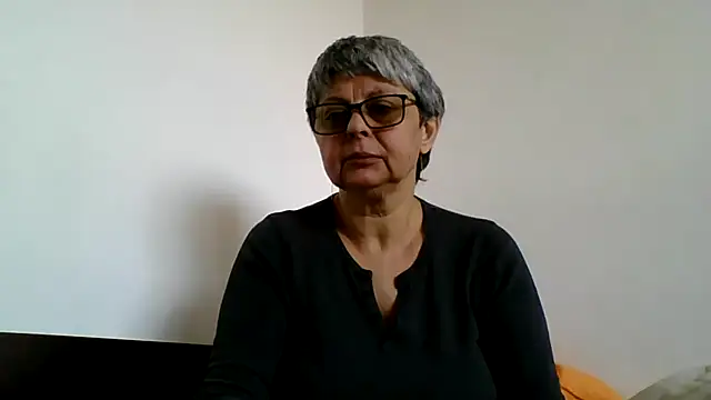 roseblak42 online show from 5, 4, 2026