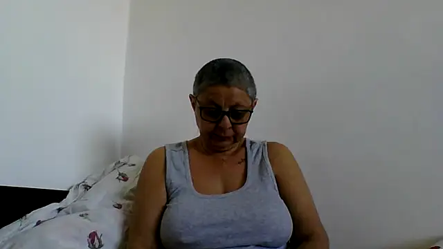 roseblak42 online show from 17, 6, 2026