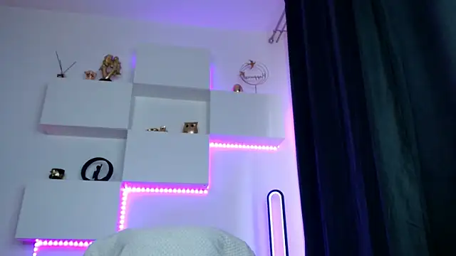 arianatattoos online show from 18, 4, 2026