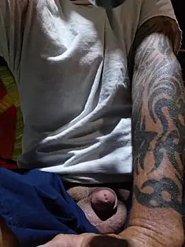 Snapshot of Hotbodyscottie chatting on 4, 5, 2026 Hotbodyscottie online show from 4, 5, 2026