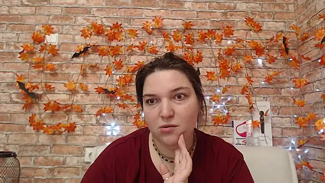 Amelia Kiss  online show from 5, 11, 2025