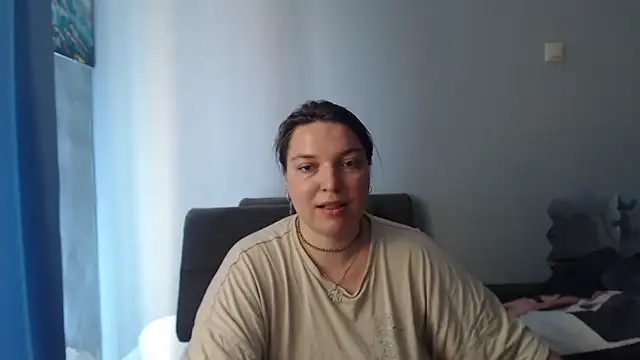 Amelia Kiss  online show from 8, 6, 2026