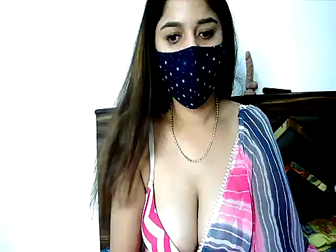 Snapshot of Gloie4u chatting on 13, 6, 2026 Gloie4u online show from 13, 6, 2026