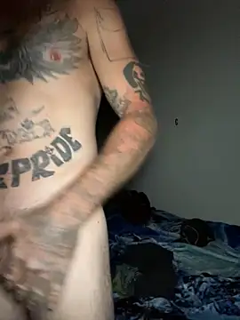 Snapshot of Crackkers chatting on 17, 10, 2025 Crackkers online show from 17, 10, 2025