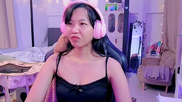 Kana G online show from 10, 3, 2025