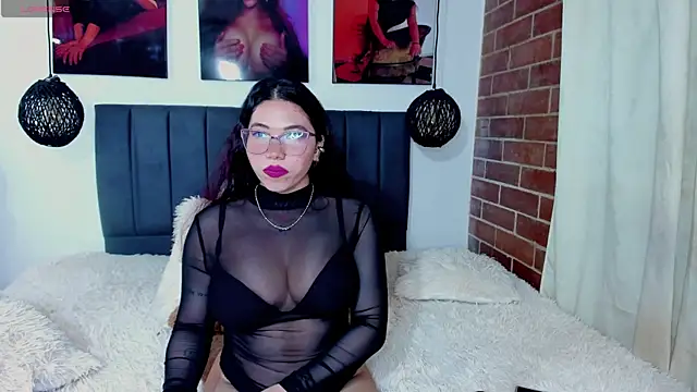 kyliejenner hot online show from 4, 6, 2026