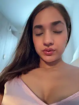 Snapshot of CuteeRose chatting on 23, 5, 2026 CuteeRose online show from 23, 5, 2026