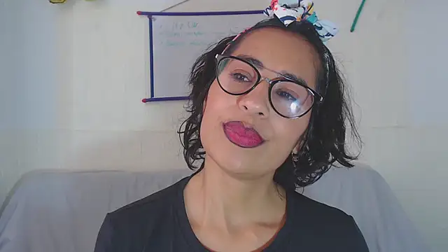 Snapshot of fantasty_nylon chatting on 11, 9, 2025 fantasty nylon online show from 11, 9, 2025