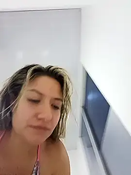 Snapshot of valeriahunter1 chatting on 11, 1, 2025 valeriahunter1 online show from 11, 1, 2025