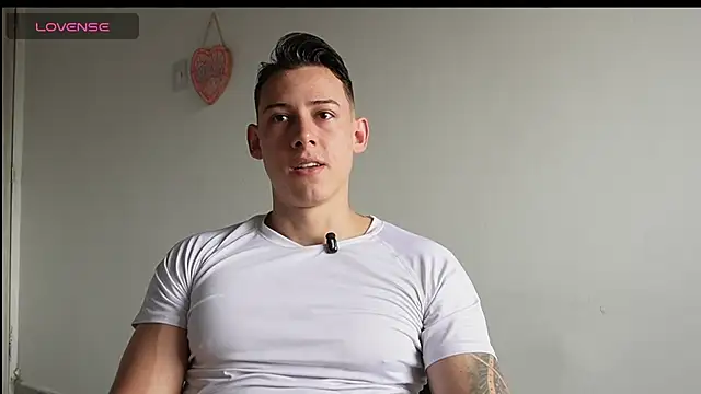 Muscle King Cum online show from 18, 6, 2026