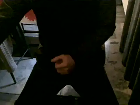 Snapshot of hornyman18cm39 chatting on 5, 12, 2025 hornyman18cm39 online show from 5, 12, 2025