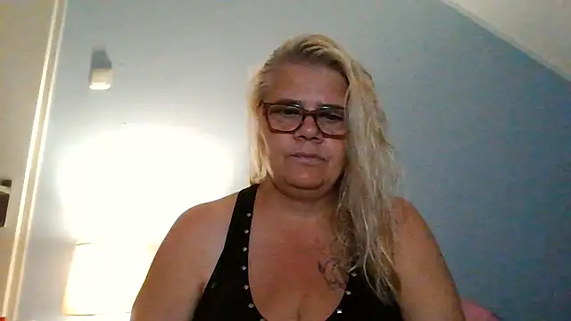 hotladymoon online show from 28, 7, 2026
