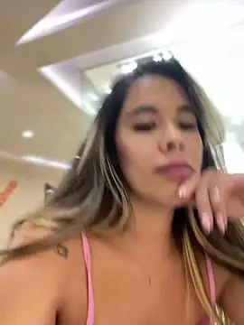 Snapshot of Emilia_Bakerr chatting on 5, 3, 2025 Emilia Bakerr online show from 5, 3, 2025